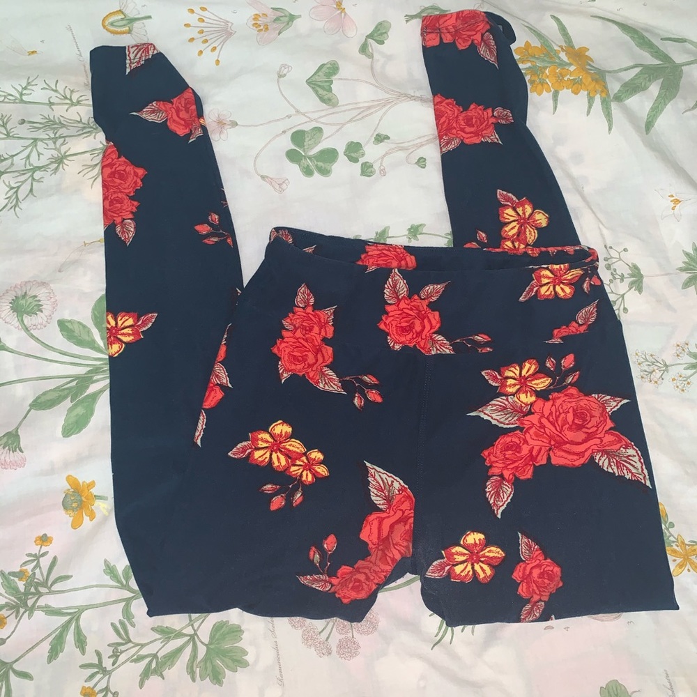 Lularoe Navy Floral Leggings